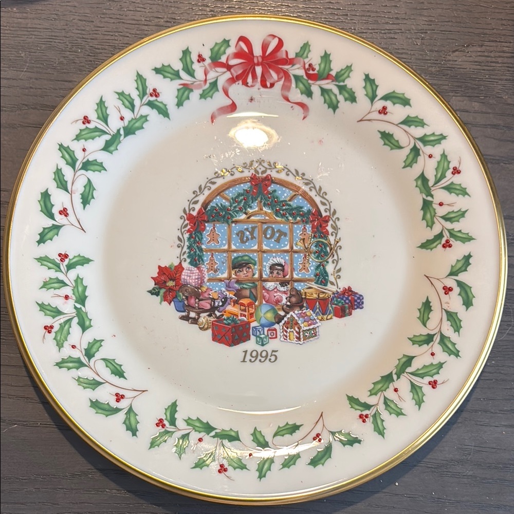 Festive Holiday Plate with Holly Design